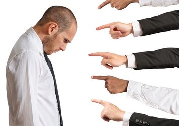 Polizist begeht ständig Alkohol- und Verkehrsstraftaten – Job futsch!