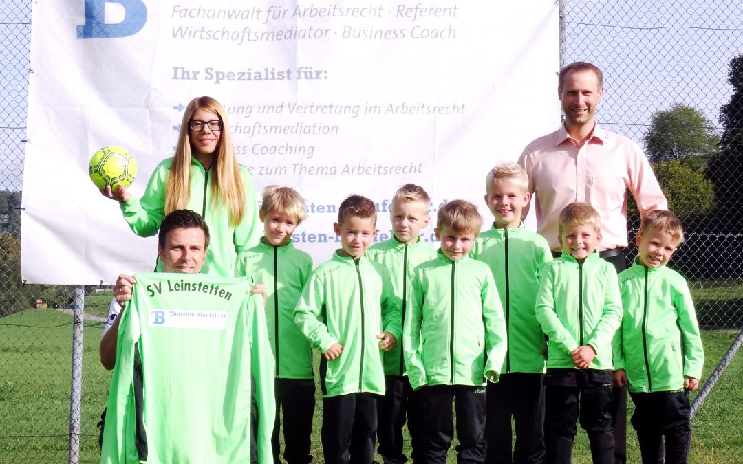 Kanzlei Blaufelder unterstützt die Bambini-Mannschaft des SV Lichtenfels Leinstetten